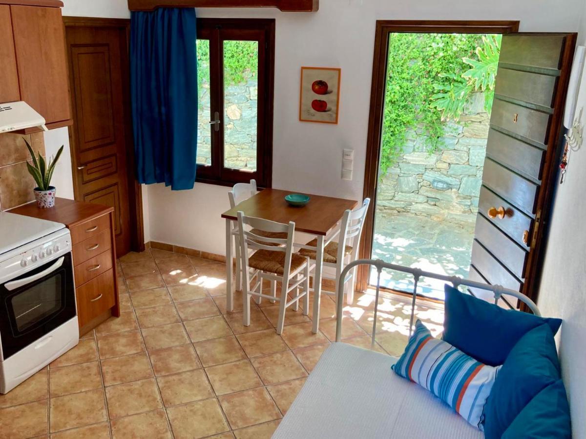 Syrou Lotos Studios & Apartments (Adults Only) Кинион Экстерьер фото